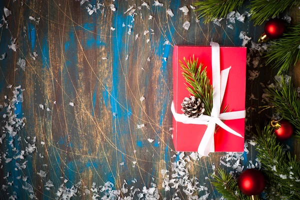 クリスマス プレゼントと赤いボックス — ストック写真