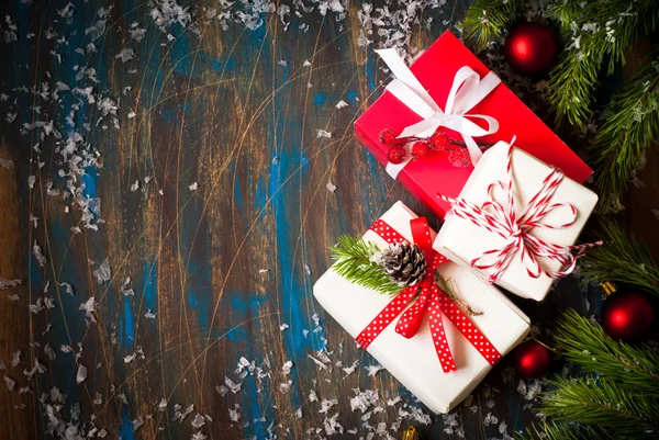 Algunas cajas con regalos de Navidad — Foto de Stock