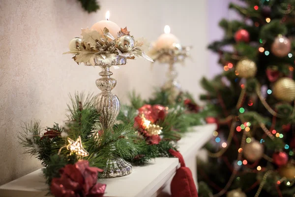 Candelabro decorado en estilo navideño —  Fotos de Stock
