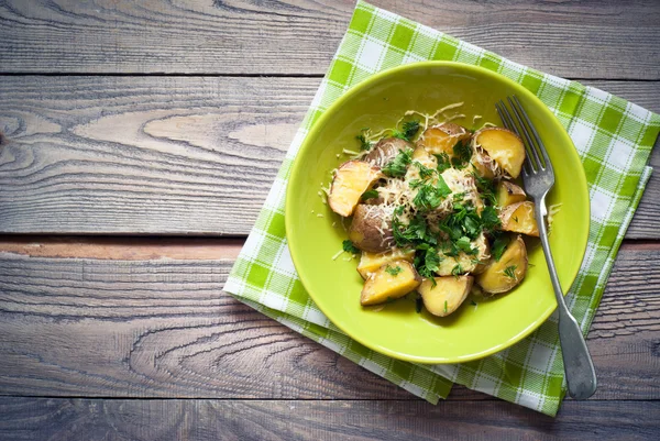 Batatas assadas com queijo — Fotografia de Stock