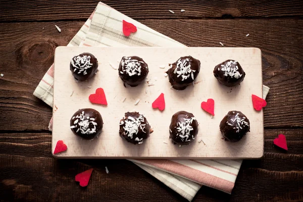 Eigengemaakte snoepjes met chocolade — Stockfoto