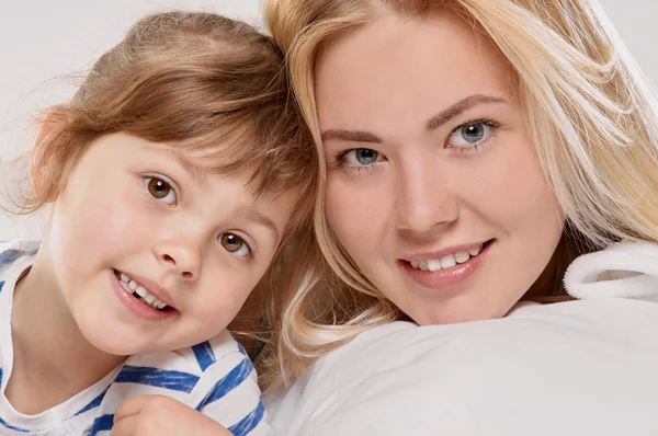 Madre e hija —  Fotos de Stock