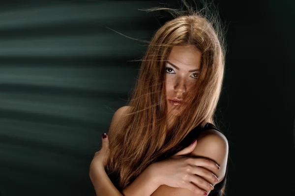 Mulher com cabelo soprando — Fotografia de Stock