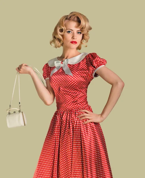 Pinup kadın ve çanta