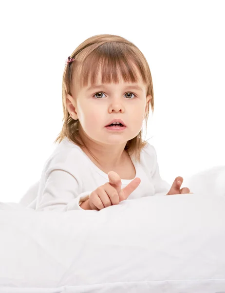 Küçük kız yatakta — Stok fotoğraf