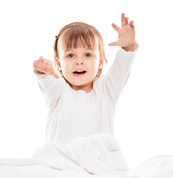 Kleines Mädchen im Bett — Stockfoto