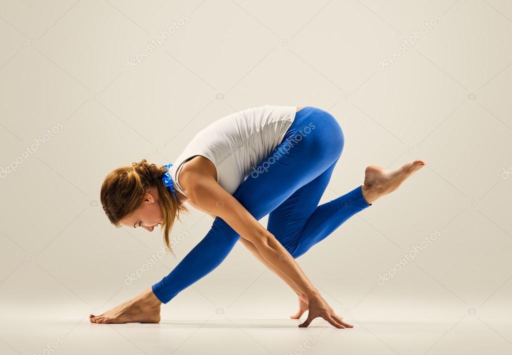 Yoga Handstand Gymnastics Woman Acrobat In Hand Stand Pose Strong Girl  Gymnast Flexible Body Balance On Hands Stock Photo - Download Image Now -  iStock