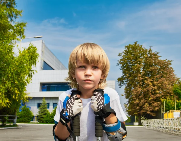 Roller jongen portret — Stockfoto