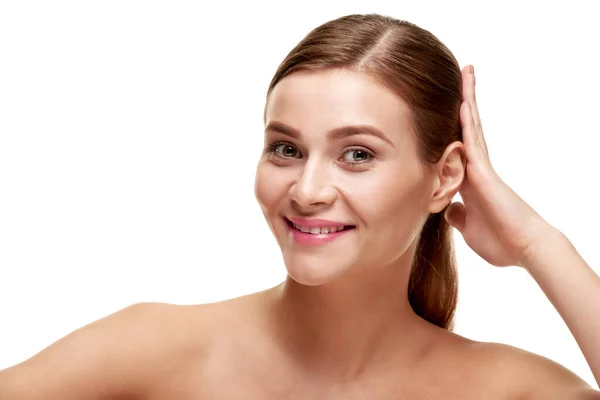 Mujer sonriente atractiva — Foto de Stock