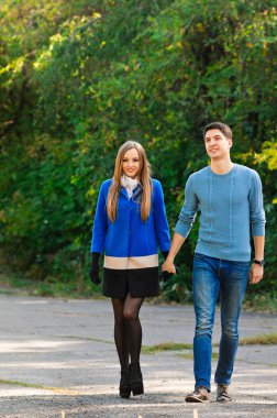 Aşk sonbaharda düşüyor