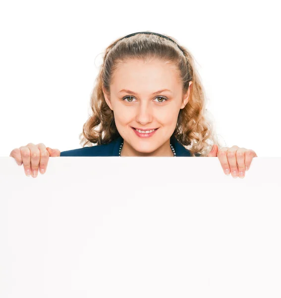 Mujer joven con cartelera en blanco —  Fotos de Stock