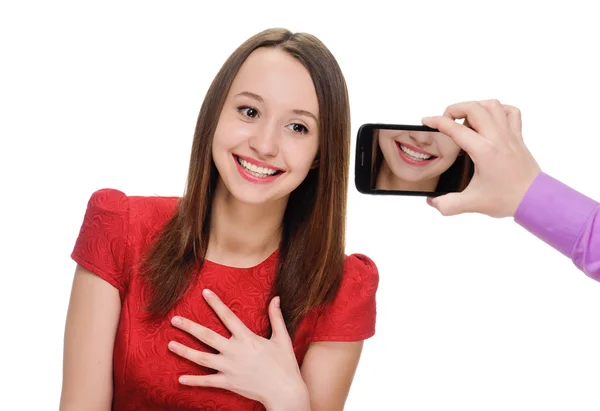 Hombre tomando mujer retrato con cámara de teléfono — Foto de Stock