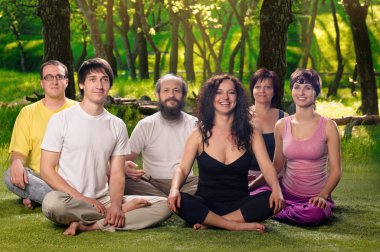 Açık Yoga insanların meditasyon