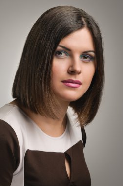 Kalıcı makyaj, sağlık. Güzel model esmer