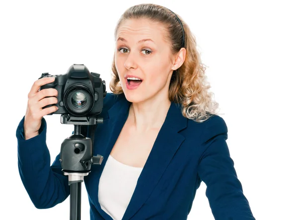 Podekscytowana młoda kobieta krzyczy aparat fotograficzny — Zdjęcie stockowe