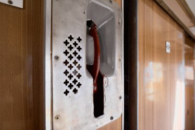 Dnipro, Ukrayna... 09 Ocak 2018: Trendeki kahverengi fren kolu kapatıldı