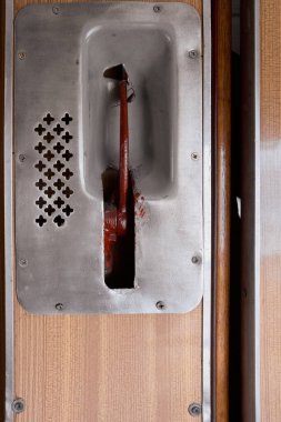 Dnipro, Ukrayna... 09 Ocak 2018: Trendeki kahverengi fren kolu kapatıldı