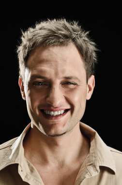 Erkek gülümseme portre