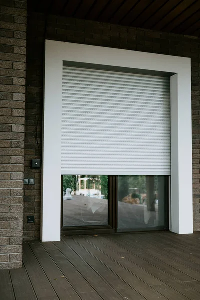 Elegante Terraza Madera Con Balcón Puertas Del Cuarto Baño Dormitorio —  Fotos de Stock