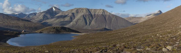 Góry w Svalbard, Spitsbergen — Zdjęcie stockowe