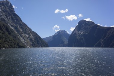 Milford ses. Yeni Zelanda