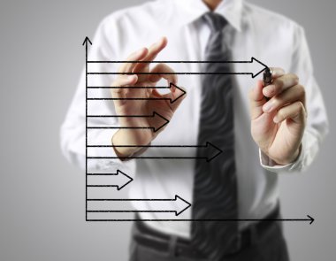 İşadamı grafik büyüyen grafik çizim