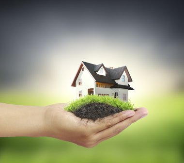 İş adam evi elinde 