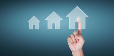 Ekranda ev modeli, aile evi ve sigorta konseptini koruma