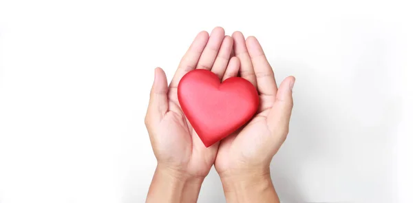 Manos Sosteniendo Corazón Rojo Conceptos Donación Salud Cardíaca Fotos de stock libres de derechos