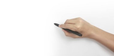 El siyah kalemle çizilmeye hazır.