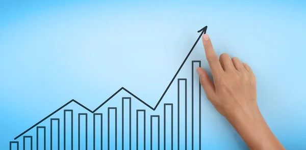 Kézzel Fogdossa Grafikonokat Pénzügyi Mutató Számviteli Piacgazdasági Elemzés Chart Jogdíjmentes Stock Fotók