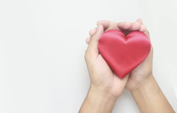 Руки Тримають Червоне Серце Концепції Донорства Здоров Серця — стокове фото