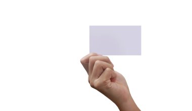 Elinde sanal bir kart tutarken...