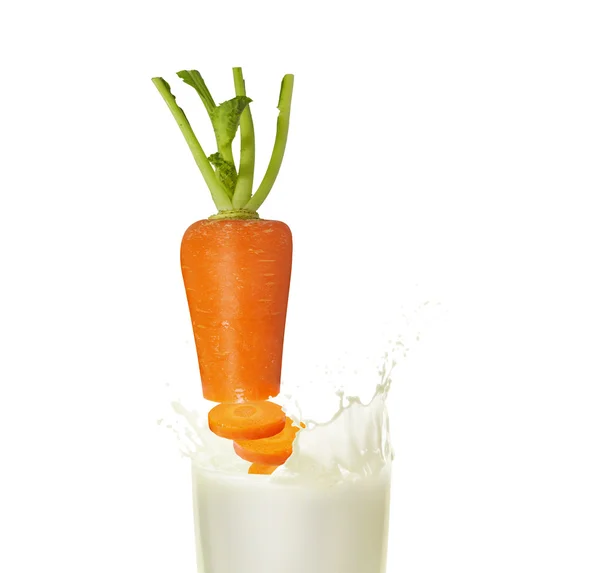 Молоко и морковь — стоковое фото