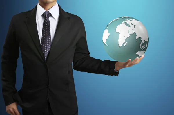 Bedrijf een gloeiende bol van de aarde in zijn handen (Nasa) globe in zijn h — Stockfoto