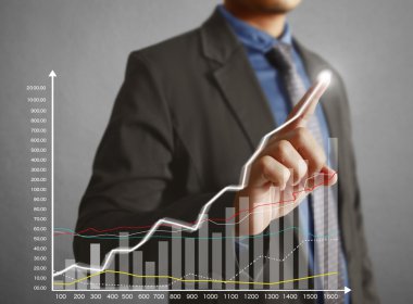 Yüksek teknoloji düğmelere basarak işadamı