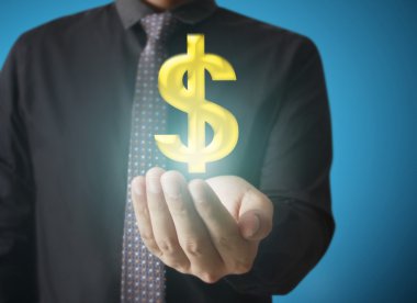 para simgesi olan çevrimiçi düğmesini dokunmadan adam