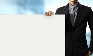 beyaz boş billboard holding