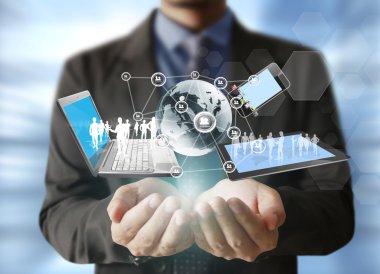 Teknoloji ellerinde.