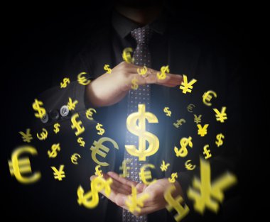 para simgesi olan çevrimiçi düğmesini dokunmadan adam