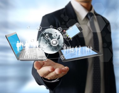 Teknoloji ellerinde.