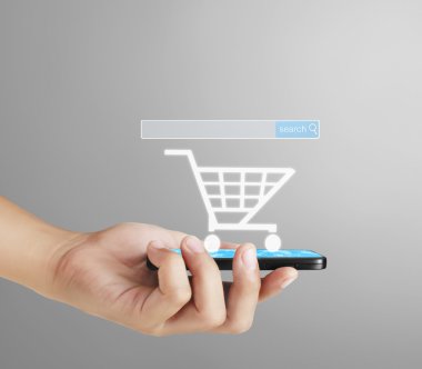 El ele tutuşan akıllı telefon