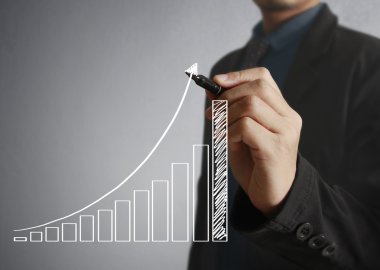 İşadamı grafik büyüyen grafik çizim