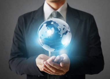 Dünya, insan elinde parlayan bizim seyyare yerküre tutan el. Kulak