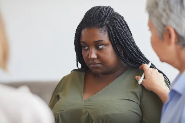 Portrait Young African American Woman Sharing Story Support Group Meeting — Stock Photo, Image