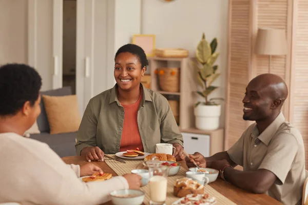 Portrait Smiling African American Woman Sitting Dining Table While Enjoying — Stock Photo, Image