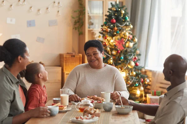 Warm Toned Portrait Big African American Family Enjoying Tea Snacks — Stock Photo, Image