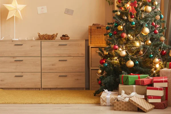 Imagen Fondo Tonos Cálidos Del Árbol Navidad Decorado Acogedor Interior — Foto de Stock