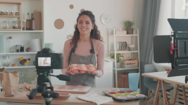 Medium Shot Female Caucasian Blogger Standing Kitchen Front Video Shooting — Stock Video