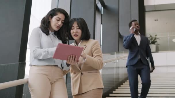 Medium Shot Two Diverse Businesswomen Wearing Formalwear Standing Stairs Business — Stok video